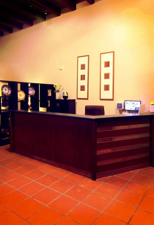 Red Inn Heritage Guest House 乔治敦 外观 照片