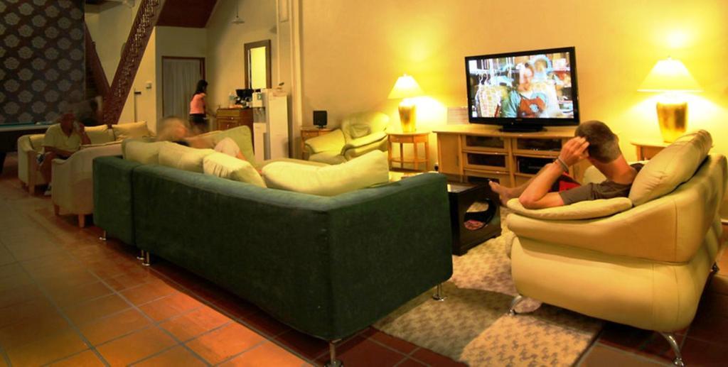 Red Inn Heritage Guest House 乔治敦 外观 照片